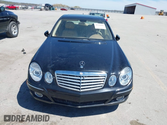 2008 Mercedes-Benz E-Class Luxury 3.5L with VIN WDBUF87X48B200170, listed as a IAAI auction lot 42142041 with 194,391 mi miles. Bid and sale history available at carsss.com. Image 6.
