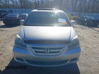 2005 Honda Odyssey EX-L with VIN 5FNRL38725B098992, listed as a IAAI auction lot 41639045 with 230,257 mi miles. Bid and sale history available at carsss.com. Image 13.
