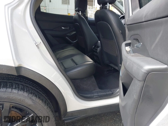 2020 Jaguar E-Pace SE z VIN SADFP2FXXL1015324, wystawiony jako IAAI lot #41721209 z przebiegiem 38 575 mil mil oraz . Historia ofert i sprzedaży dostępna na DreamBid. Obrazek 8.