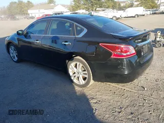 2013 Nissan Altima SV with VIN 1N4BL3AP1DN536533, listed as a IAAI auction lot 41749463 with 110,261 mi miles and . Bid and sale history available at DreamBid. Image 3.