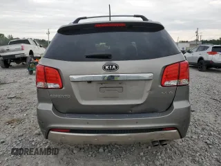 2013 Kia Sorento SX z VIN 5XYKW4A26DG351610, wystawiony jako Copart lot #56196225 z przebiegiem 155 382 mil mil oraz Szkoda całkowita • Salvage title. Historia ofert i sprzedaży dostępna na DreamBid. Obrazek 6.