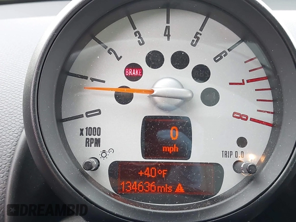 2013 MINI Countryman S ALL4 z VIN WMWZC5C51DWM15816, wystawiony jako IAAI lot #41734311 z przebiegiem 134 636 mil mil oraz . Historia ofert i sprzedaży dostępna na DreamBid. Obrazek 15.