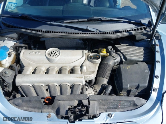 2010 Volkswagen New Beetle Coupe with VIN 3VWRG3AG4AM022921, listed as a IAAI auction lot 42048260 with 75,900 mi miles. Bid and sale history available at carsss.com. Image 10.
