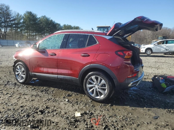 2023 Buick Encore GX Essence z VIN KL4MMFSL9PB112935, wystawiony jako Copart lot #48322385 z przebiegiem 8 972 mil mil oraz Szkoda całkowita • Salvage title. Historia ofert i sprzedaży dostępna na DreamBid. Obrazek 2.