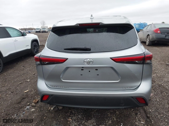 2021 Toyota Highlander L with VIN 5TDBZRBH0MS102634, listed as a IAAI auction lot 40912495 with 27,376 mi miles. Bid and sale history available at carsss.com. Image 16.