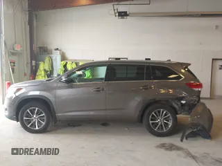 2018 Toyota Highlander SE с VIN 5TDJZRFHXJS904447, выставлен на аукционе IAAI как лот 42461685 с пробегом 89 056 миль миль и . История ставок и продаж доступна на DreamBid. Изображение 14.