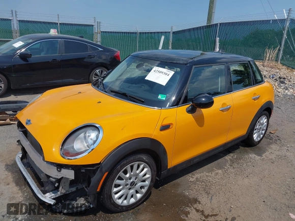 2016 MINI Hardtop 4 Door z VIN WMWXU1C53G2D08424, wystawiony jako IAAI lot #42509304 z przebiegiem 97 729 mil mil oraz . Historia ofert i sprzedaży dostępna na DreamBid. Obrazek 18.