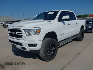 2019 Ram 1500 Big Horn z VIN 1C6RREFT3KN717033, wystawiony jako IAAI lot #41956116 z przebiegiem 37 029 mil mil oraz . Historia ofert i sprzedaży dostępna na DreamBid. Obrazek 2.