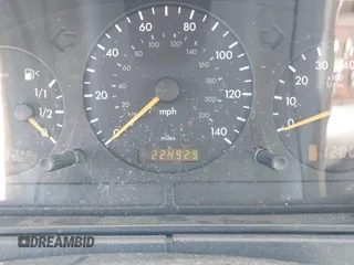 2000 Mercedes-Benz M 320/430/500 with VIN 4JGAB54E5YA199856, listed as a IAAI auction lot 42427750 with 224,929 mi miles and . Bid and sale history available at DreamBid. Image 7.
