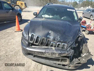 2017 Jeep Cherokee Latitude with VIN 1C4PJLCB9HW503206, listed as a Copart auction lot 49518135 with 209,757 mi miles and Salvage Title. Bid and sale history available at carsss.com. Image 5.