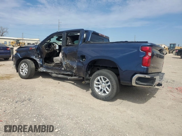 2022 Chevrolet Silverado 1500 LT with VIN 2GCUDDED5N1505777, listed as a Copart auction lot 46727945 with 28,917 mi miles and Salvage Title. Bid and sale history available at DreamBid. Image 2.