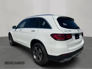2021 Mercedes-Benz GLC 300 z VIN W1N0G8DB6MV300830, wystawiony jako Copart lot #61652945 z przebiegiem 135 882 mil mil oraz Czysty tytuł • Clean title. Historia ofert i sprzedaży dostępna na DreamBid. Obrazek 3.
