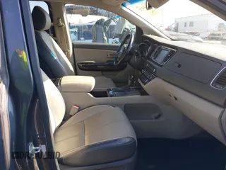 2016 Kia Sedona EX with VIN KNDMC5C11G6140723, listed as a IAAI auction lot 41430752 with 175,981 mi miles. Bid and sale history available at carsss.com. Image 5.