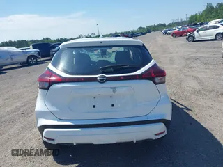 2023 Nissan Kicks S z VIN 3N1CP5BV7PL517987, wystawiony jako IAAI lot #42002906 z przebiegiem 40 297 mil mil oraz . Historia ofert i sprzedaży dostępna na DreamBid. Obrazek 15.