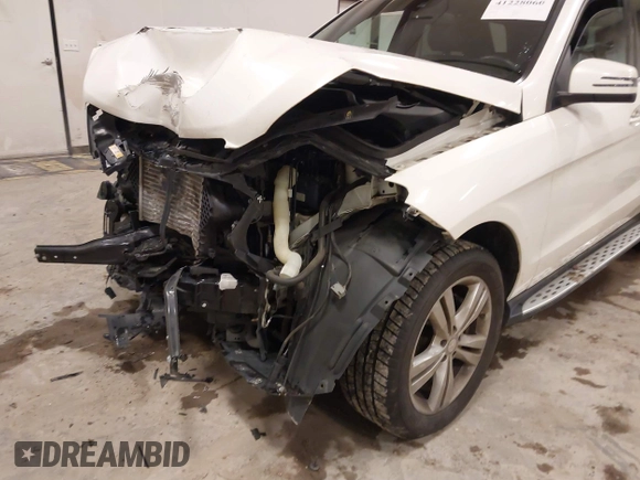 2013 Mercedes-Benz M 350 with VIN 4JGDA2EB8DA231017, listed as a IAAI auction lot 41228060 with Not Provided miles and . Bid and sale history available at DreamBid. Image 6.