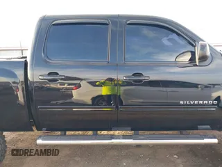 2013 Chevrolet Silverado 1500 LT with VIN 3GCPKSE78DG104750, listed as a IAAI auction lot 41815590 with 188,800 mi miles. Bid and sale history available at carsss.com. Image 13.