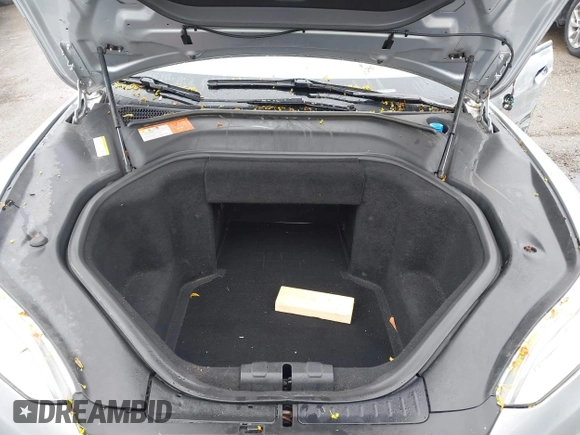 2014 Tesla Model S 60 with VIN 5YJSA1H18EFP30143, listed as a IAAI auction lot 42190505 with Not provided miles and . Bid and sale history available at DreamBid. Image 10.
