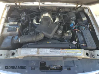 2001 Ford Explorer XLT z VIN 1FMZU63E71ZA48707, wystawiony jako Copart lot #55974105 z przebiegiem 214 188 mil mil oraz Szkody całkowita. Historia ofert i sprzedaży dostępna na DreamBid. Obrazek 12.