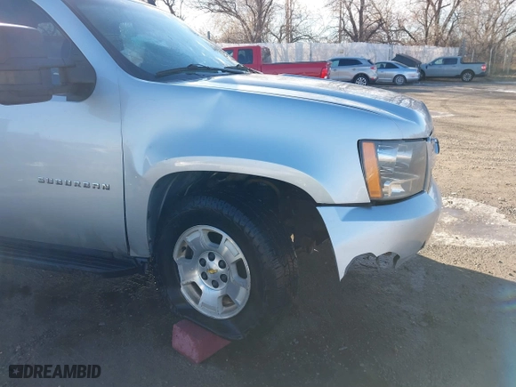 2013 Chevrolet Suburban LT with VIN 1GNSKJE70DR314805, listed as a IAAI auction lot 41120145 with 178,769 mi miles. Bid and sale history available at carsss.com. Image 18.