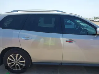 2015 Nissan Pathfinder SL with VIN 5N1AR2MN4FC698515, listed as a IAAI auction lot 41853681 with 179,260 mi miles and . Bid and sale history available at DreamBid. Image 13.