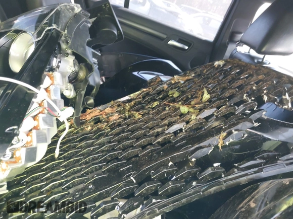 2016 Chrysler 300 S z VIN 2C3CCAGG1GH152537, wystawiony jako IAAI lot #37898509 z przebiegiem Nie podano mil oraz . Historia ofert i sprzedaży dostępna na DreamBid. Obrazek 8.