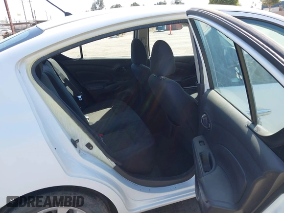2012 Nissan Versa SV z VIN 3N1CN7APXCL925673, wystawiony jako IAAI lot #42533456 z przebiegiem 100 367 mil mil oraz . Historia ofert i sprzedaży dostępna na DreamBid. Obrazek 8.