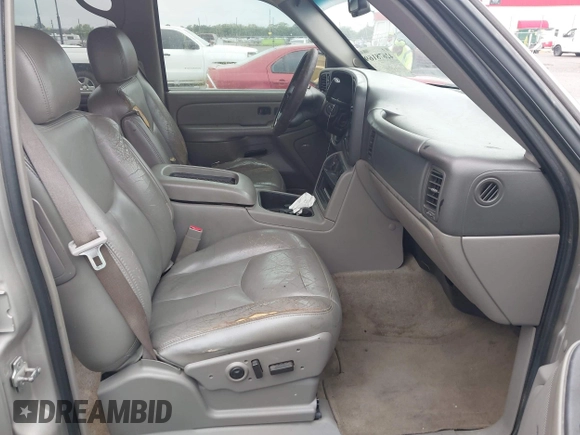 2005 Chevrolet Tahoe Z71 с VIN 1GNEC13T45R250618, выставлен на аукционе IAAI как лот 42678169 с пробегом 273 810 миль миль и . История ставок и продаж доступна на DreamBid. Изображение 5.