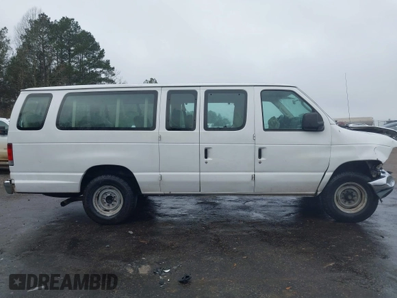 2011 Ford Econoline Passenger XL z VIN 1FBSS3BL4BDA66921, wystawiony jako IAAI lot #41443103 z przebiegiem 143 518 mil mil oraz . Historia ofert i sprzedaży dostępna na DreamBid. Obrazek 14.