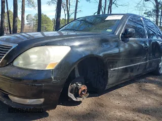 2005 Lexus LS 430 with VIN JTHBN36F355013969, listed as a IAAI auction lot 41887437 with 232,163 mi miles. Bid and sale history available at carsss.com. Image 18.
