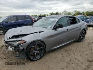 2019 Alfa Romeo Giulia z VIN ZARFAMANXK7609850, wystawiony jako Copart lot #51125905 z przebiegiem 68 690 mil mil oraz Szkody całkowita. Historia ofert i sprzedaży dostępna na DreamBid. Obrazek 1.