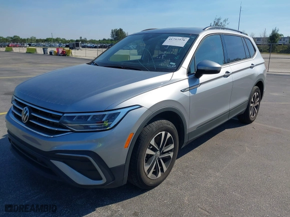 2024 Volkswagen Tiguan S with VIN 3VVRB7AX6RM030444, listed as a IAAI auction lot 41757576 with 41,717 mi miles. Bid and sale history available at carsss.com. Image 16.