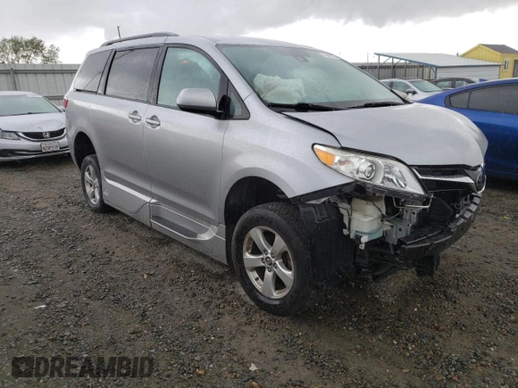 2018 Toyota Sienna LE Auto Access Seat with VIN 5TDKZ3DC6JS944274, listed as a Copart auction lot 51341315 with 49,036 mi miles and Salvage Title. Bid and sale history available at DreamBid. Image 4.