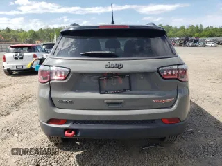 2019 Jeep Compass Trailhawk z VIN 3C4NJDDB3KT704317, wystawiony jako Copart lot #57116635 z przebiegiem 43 323 mil mil oraz Szkoda całkowita • Salvage title. Historia ofert i sprzedaży dostępna na DreamBid. Obrazek 6.