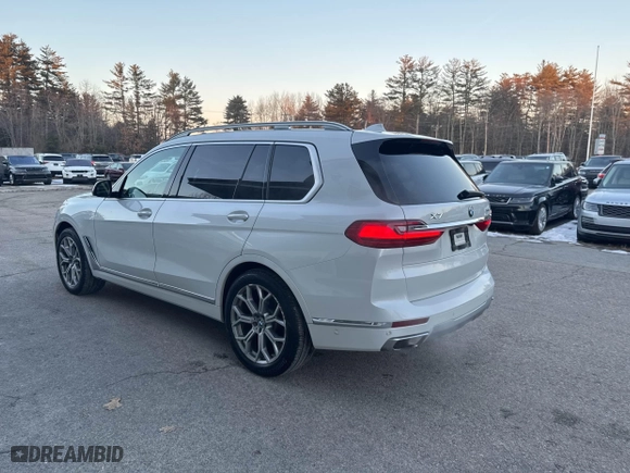 2020 BMW X7 xDrive40i with VIN 5UXCW2C05L9A03397, listed as a IAAI auction lot 41381437 with 141,656 mi miles. Bid and sale history available at carsss.com. Image 3.