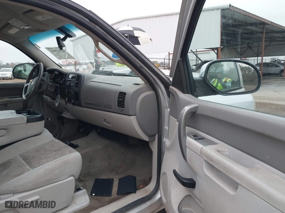 2012 Chevrolet Silverado 1500 LT with VIN 3GCPCSE00CG193437, listed as a IAAI auction lot 41187848 with 227,141 mi miles. Bid and sale history available at carsss.com. Image 5.