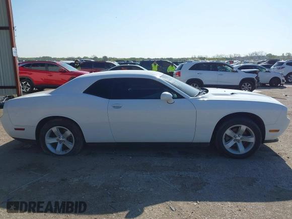 2013 Dodge Challenger SXT z VIN 2C3CDYAG7DH540656, wystawiony jako IAAI lot #41968868 z przebiegiem 110 907 mil mil oraz . Historia ofert i sprzedaży dostępna na DreamBid. Obrazek 14.
