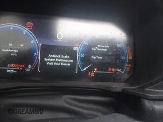 2024 Toyota Land Cruiser z VIN JTEABFAJ9RK004196, wystawiony jako IAAI lot #40875883 z przebiegiem 7 025 mil mil oraz . Historia ofert i sprzedaży dostępna na DreamBid. Obrazek 7.