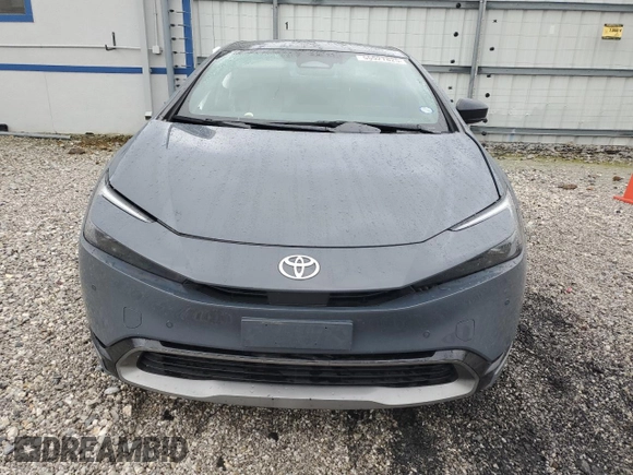 2023 Toyota Prius LE z VIN JTDACAAU1P3003548, wystawiony jako Copart lot #55927825 z przebiegiem 42 880 mil mil oraz Szkoda całkowita • Salvage title. Historia ofert i sprzedaży dostępna na DreamBid. Obrazek 5.