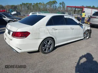 2015 Mercedes-Benz E 350 Sport с VIN WDDHF5KB4FB135434, выставлен на аукционе IAAI как лот 41782298 с пробегом 73 152 миль миль и . История ставок и продаж доступна на DreamBid. Изображение 4.