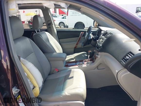 2013 Toyota Highlander Limited с VIN 5TDDK3EH2DS185263, выставлен на аукционе IAAI как лот 42234846 с пробегом 192 285 миль миль и . История ставок и продаж доступна на DreamBid. Изображение 5.