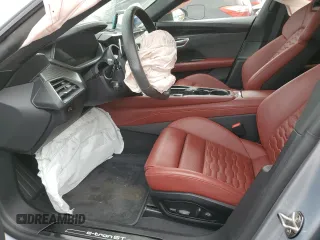 2022 Audi e-tron GT Prestige z VIN WAUEJBFW0N7006385, wystawiony jako Copart lot #70174293 z przebiegiem 24 376 mil mil oraz . Historia ofert i sprzedaży dostępna na DreamBid. Obrazek 7.