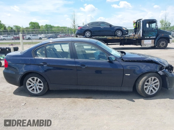 2007 BMW 3 Series 328i with VIN WBAVA33577KX82272, listed as a IAAI auction lot 42175352 with 194,774 mi miles and . Bid and sale history available at DreamBid. Image 13.