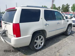 2013 Cadillac Escalade z VIN 1GYS4EEJ1DR298114, wystawiony jako IAAI lot #42374071 z przebiegiem 146 433 mil mil oraz . Historia ofert i sprzedaży dostępna na DreamBid. Obrazek 4.