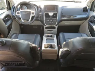 2015 Chrysler Town & Country LX with VIN 2C4RC1AG2FR675606, listed as a Copart auction lot 88864295 with 39,985 mi miles and Clean Title. Bid and sale history available at carsss.com. Image 8.