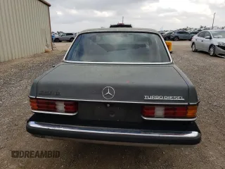 1984 Mercedes-Benz 300 300D-T with VIN WDBAB33A6EA136928, listed as a Copart auction lot 79703564 with 202,824 mi miles and Clean Title. Bid and sale history available at carsss.com. Image 6.
