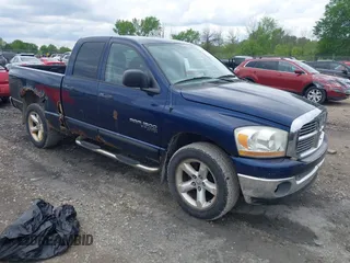 2006 Dodge 1500 SLT z VIN 1D7HU18N76S613443, wystawiony jako IAAI lot #42368068 z przebiegiem 114 629 mil mil oraz . Historia ofert i sprzedaży dostępna na DreamBid. Obrazek 1.