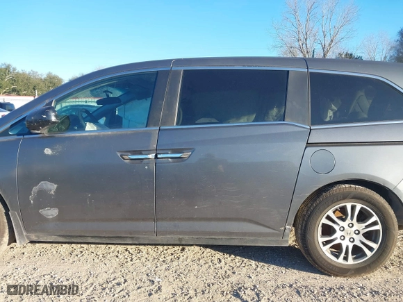 2013 Honda Odyssey EX-L with VIN 5FNRL5H67DB006888, listed as a IAAI auction lot 41246765 with 182,019 mi miles. Bid and sale history available at carsss.com. Image 14.