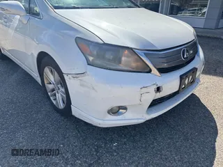 2010 Lexus HS with VIN JTHBB1BA5A2016598, listed as a IAAI auction lot 41945811 with 252,782 mi miles. Bid and sale history available at carsss.com. Image 6.