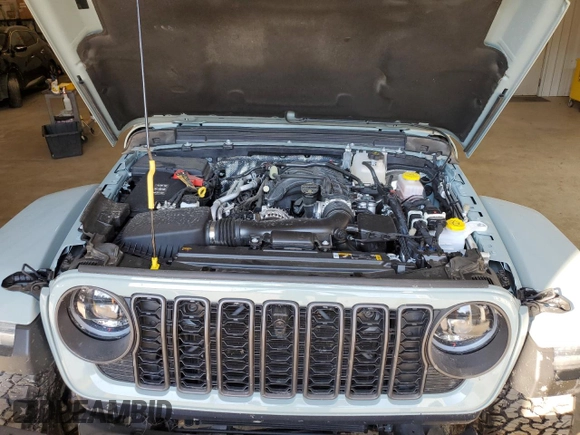 2024 Jeep Wrangler Rubicon X with VIN 1C4RJXFG5RW287542, listed as a Copart auction lot 72682924 with 5,792 mi miles and Salvage title. Bid and sale history available at DreamBid. Image 12.