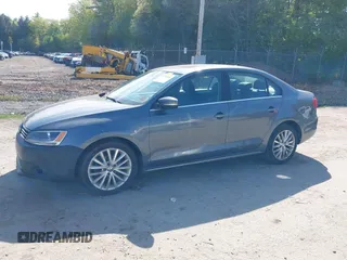 2012 Volkswagen Jetta SEL с VIN 3VWLX7AJ4CM471141, выставлен на аукционе IAAI как лот 42276054 с пробегом 143 196 миль миль и . История ставок и продаж доступна на DreamBid. Изображение 12.